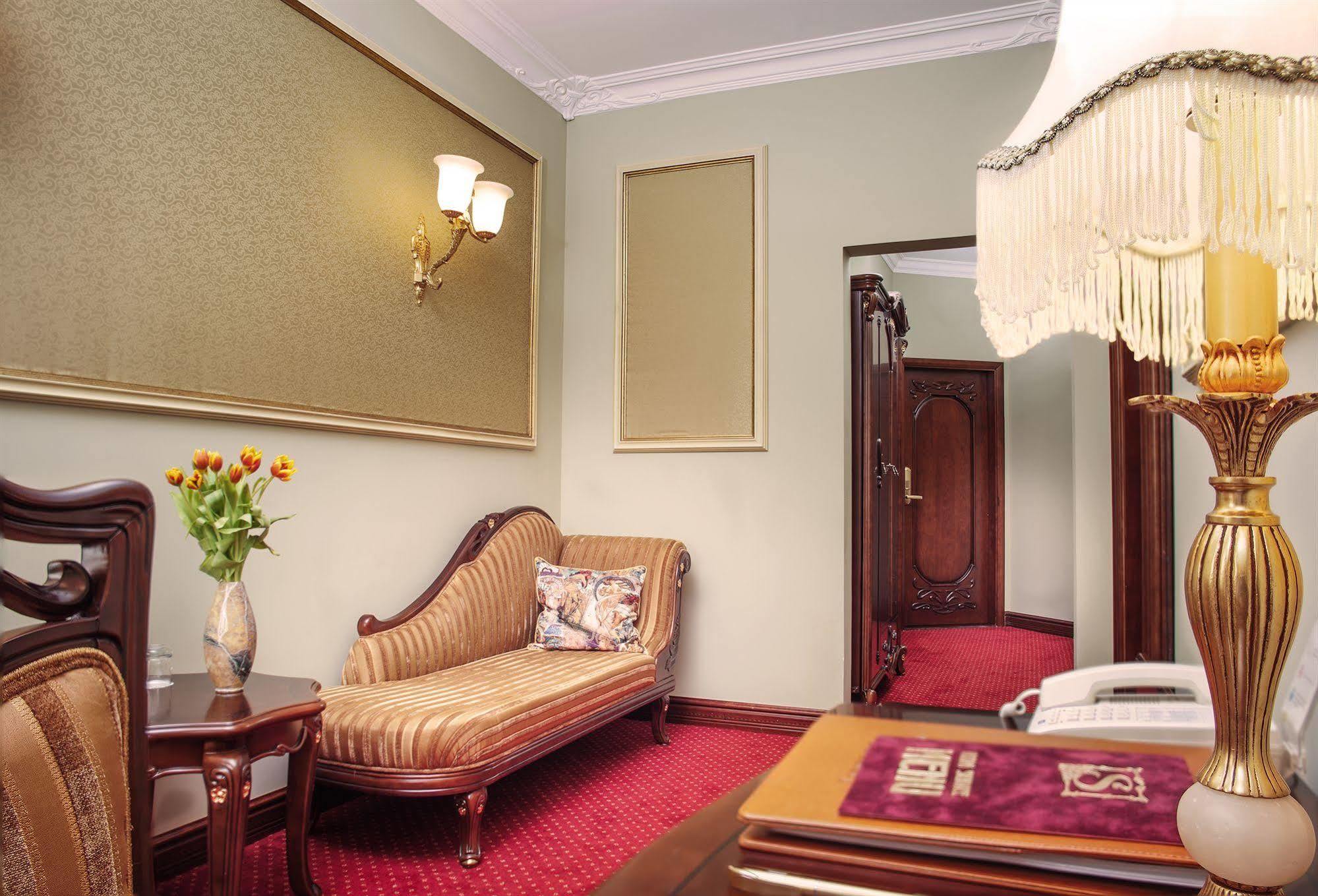 Staro Hotel Kiev Oda fotoğraf