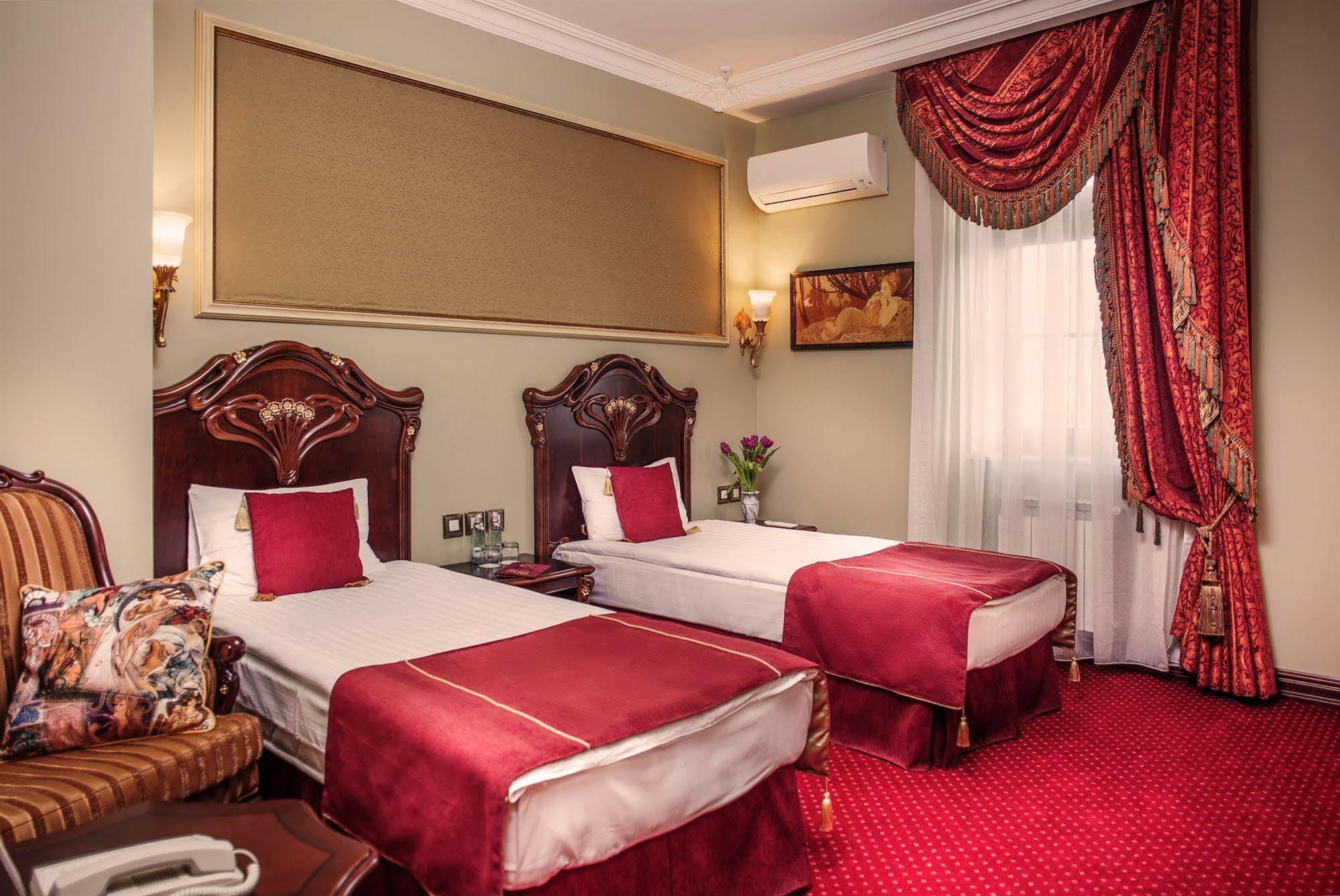 Staro Hotel Kiev Oda fotoğraf