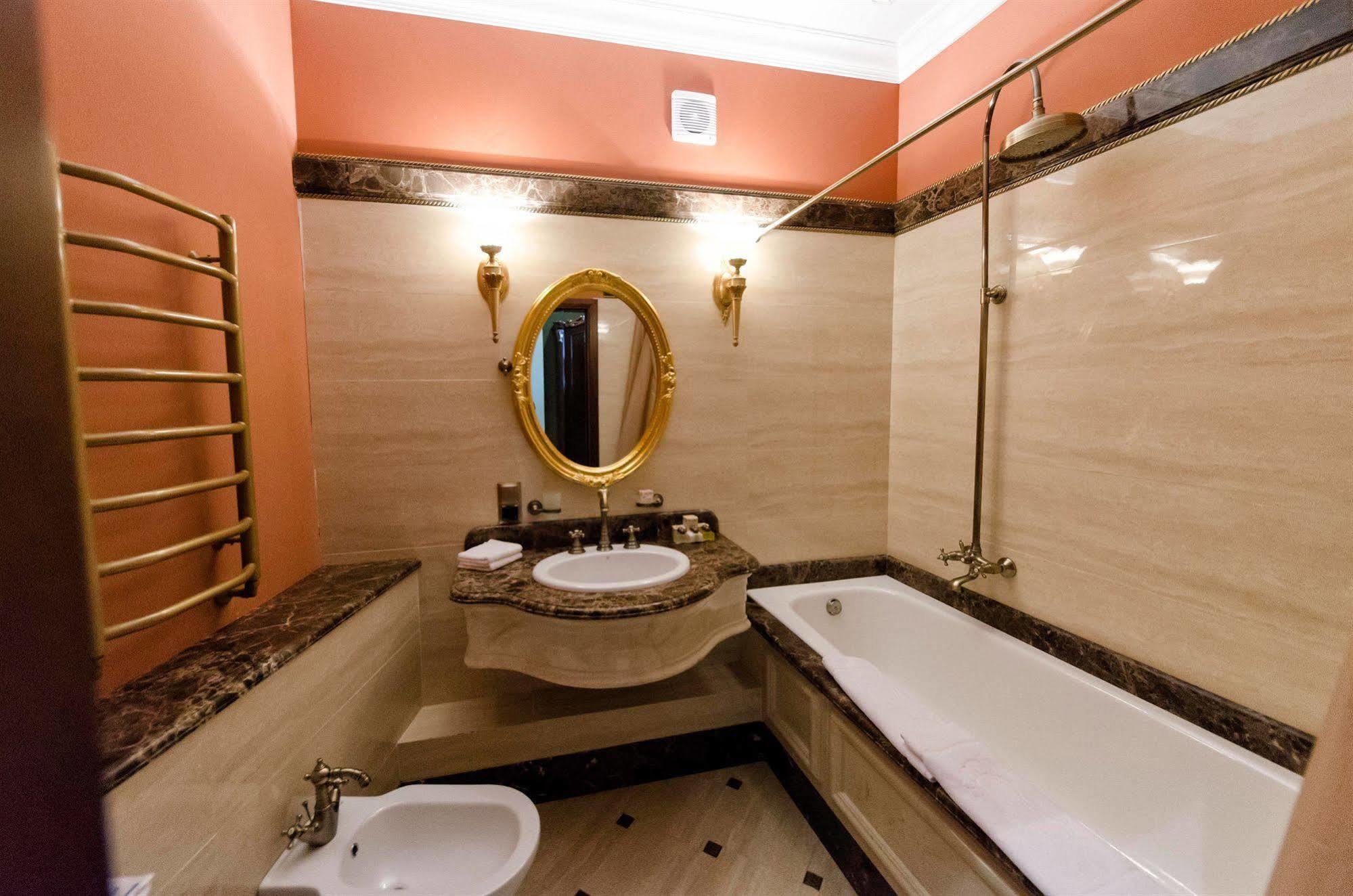 Staro Hotel Kiev Dış mekan fotoğraf
