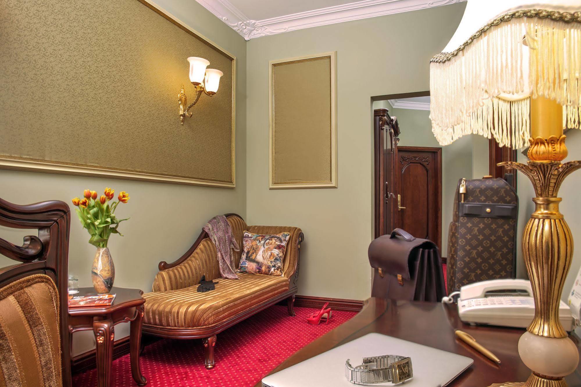 Staro Hotel Kiev Dış mekan fotoğraf